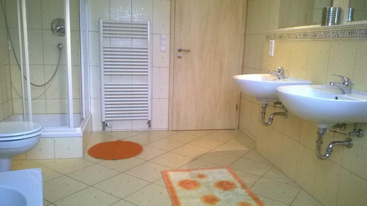 Ferienwohnung Am Bodensee Mit 3 Schlafzimmer Ueber 2 Etage Mit Kleine Balkon Bis 7 Personen อูเบอร์ลิงเงน ภายนอก รูปภาพ