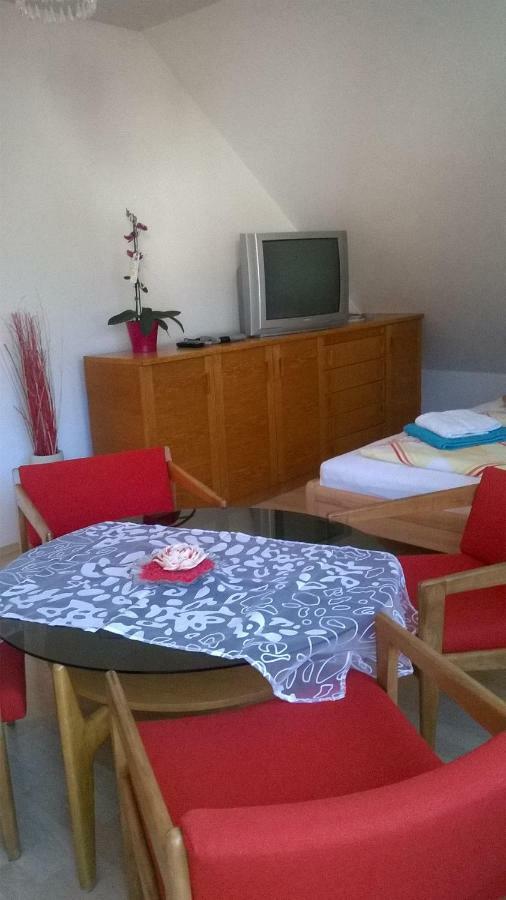 Ferienwohnung Am Bodensee Mit 3 Schlafzimmer Ueber 2 Etage Mit Kleine Balkon Bis 7 Personen อูเบอร์ลิงเงน ภายนอก รูปภาพ